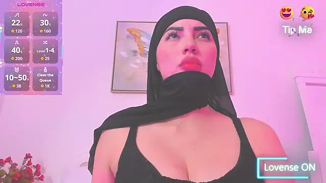 taylorsmiiith  online show from December 4, 8:17 pm