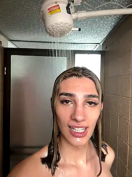 Queensara  online show from November 21, 6:39 pm