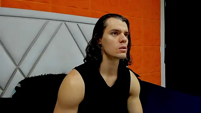 maxi styles online show from February 23, 11:40 am