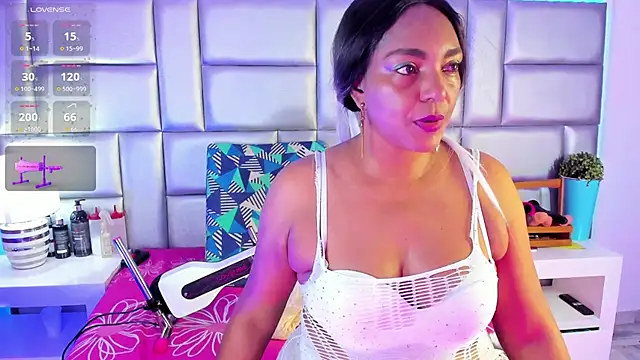 LovelyNickii online show from March 3, 12:44 pm