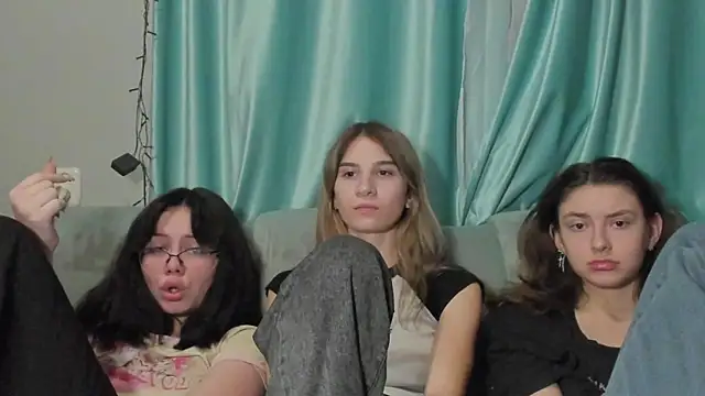 honey love honeyy online show from January 11, 9:25 pm