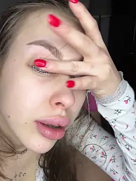 Snapshot of BeatriceXCute chatting on February 1, 6:40 pm BeatriceXCute online show from February 1, 6:40 pm