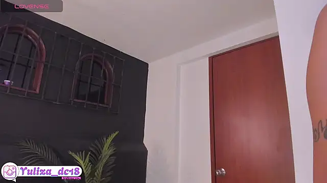 Luxury Woman online show from April 28, 2:27 am