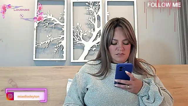 Elise-Leyton online show from April 29, 5:30 pm