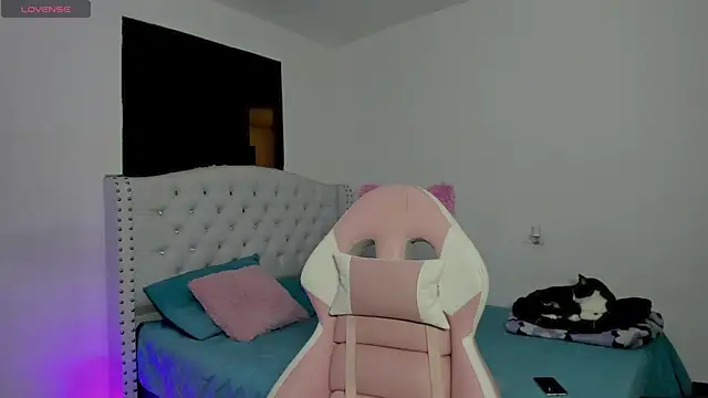 Snapshot of Alana_ponsee chatting on December 14, 4:07 am Alana ponsee online show from December 14, 4:07 am