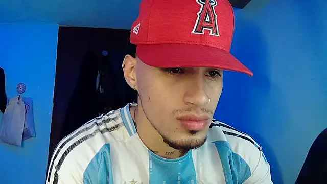 Snapshot of Neymar_jr11-collinss chatting on December 3, 3:43 pm Neymar jr11-collinss online show from December 3, 3:43 pm