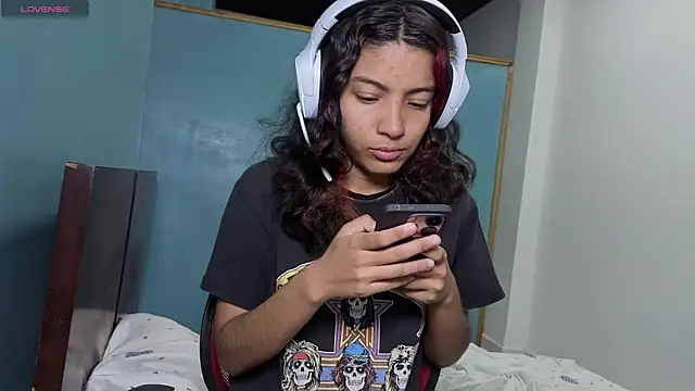 Lovelyamyy online show from October 12, 8:08 pm