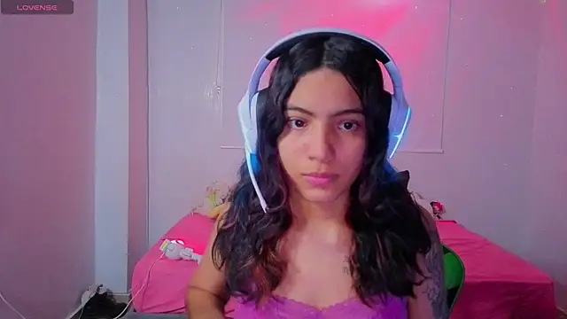 Lovelyamyy online show from February 3, 11:10 pm