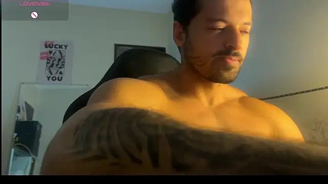 Lucasfit24 online show from March 4, 2:12 pm