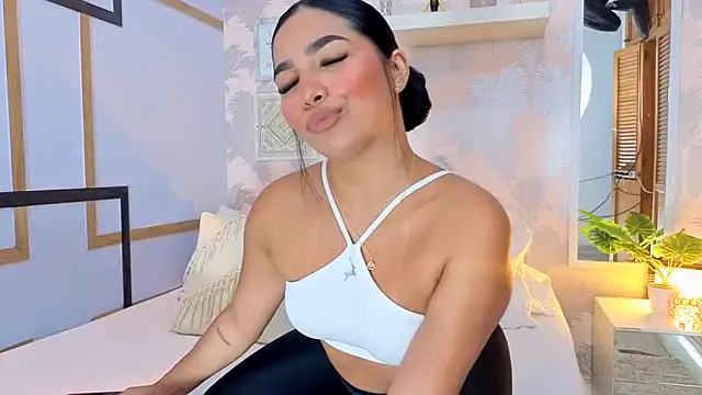 CharlotteGraay online show from December 3, 7:34 pm