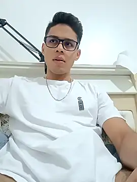 HornyTiger744 online show from December 19, 9:55 pm