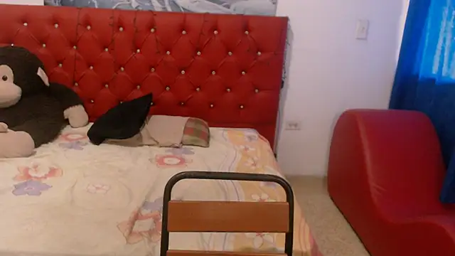 kitty squirt28 online show from February 5, 7:20 pm