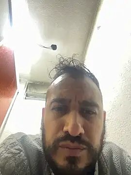 leonardohot1987 online show from December 22, 5:37 am