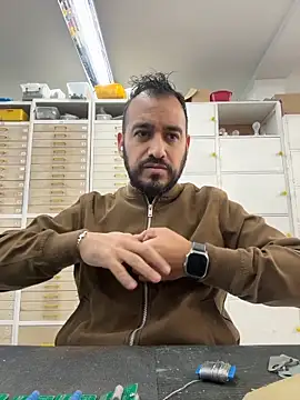 leonardohot1987 online show from February 5, 6:12 pm