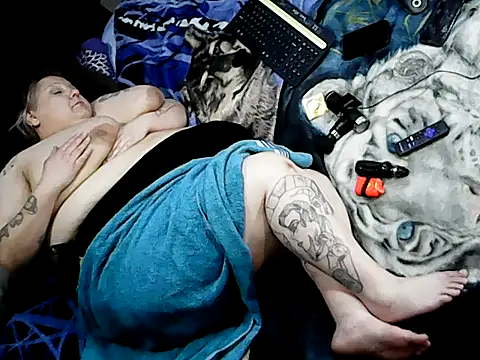 BBC Dominates BBW online show from January 22, 2:59 am