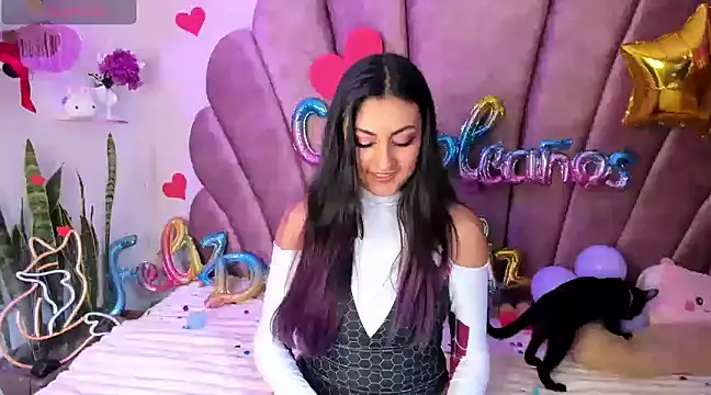 Snapshot of sweetfoxy_17 chatting on February 25, 6:09 pm sweetfoxy 17 online show from February 25, 6:09 pm