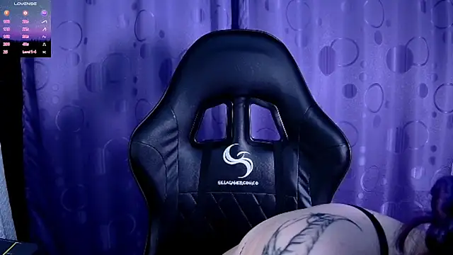 Kimlennox  online show from February 21, 9:22 pm