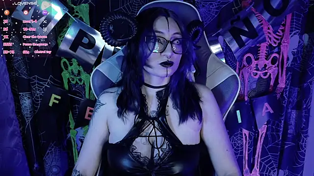 Kimlennox  online show from March 27, 2:17 pm