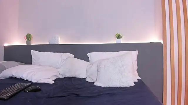 Snapshot of ary-london chatting on January 14, 10:55 pm ary-london online show from January 14, 10:55 pm