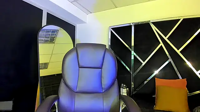 Snapshot of Salmaportman69 chatting on October 23, 2:33 am Salmaportman69 online show from October 23, 2:33 am