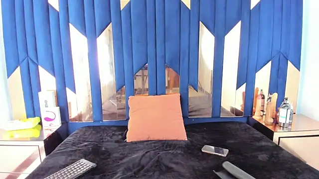 Snapshot of Salmaportman69 chatting on December 4, 5:32 pm Salmaportman69 online show from December 4, 5:32 pm