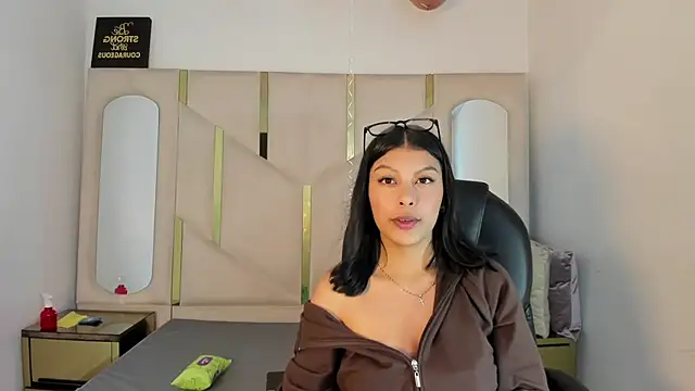 Snapshot of Salmaportman69 chatting on February 4, 9:09 pm Salmaportman69 online show from February 4, 9:09 pm