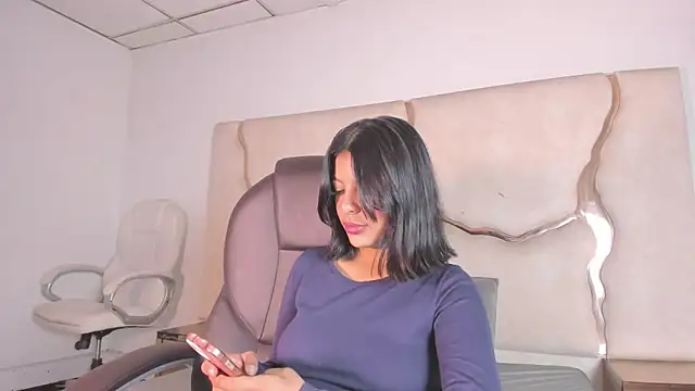 Snapshot of Salmaportman69 chatting on May 13, 2:31 am Salmaportman69 online show from May 13, 2:31 am