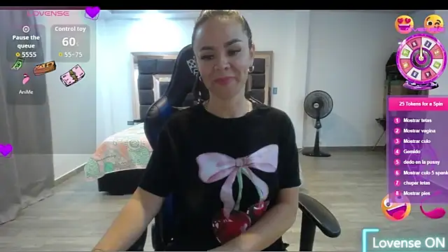 Snapshot of Francheskasmile chatting on September 13, 5:29 am Francheskasmile online show from September 13, 5:29 am