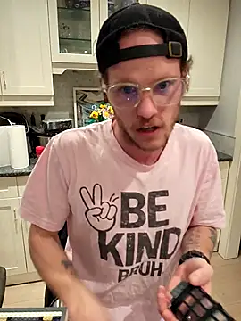 SoxxyNsh online show from April 5, 1:36 am