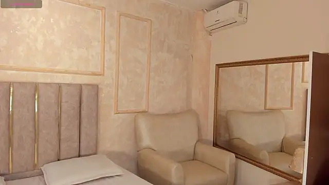 LilaBeily online show from February 6, 8:34 pm