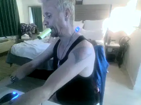 Snapshot of AQuickPhyx chatting on February 3, 10:00 pm AQuickPhyx online show from February 3, 10:00 pm