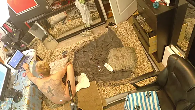 Snapshot of AQuickPhyx chatting on March 16, 11:53 pm AQuickPhyx online show from March 16, 11:53 pm