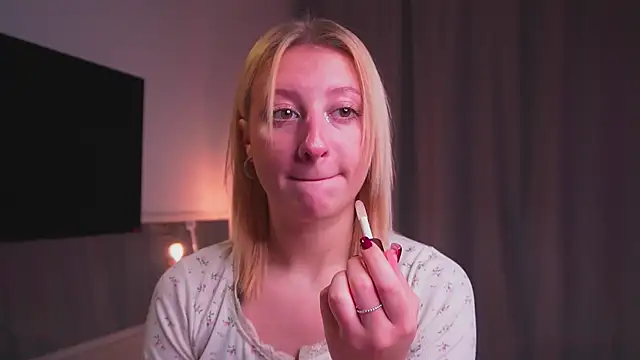 milasmiu online show from September 12, 3:01 pm