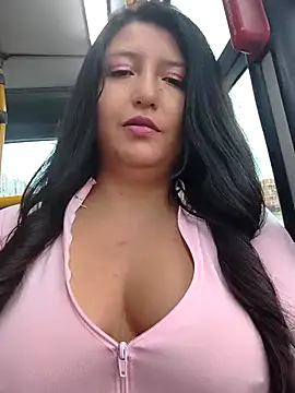 Snapshot of Melyy_Edii chatting on April 21, 10:45 pm Melyy Edii online show from April 21, 10:45 pm