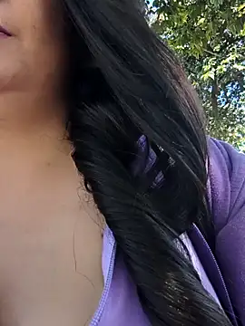 Snapshot of Melyy_Edii chatting on April 26, 3:21 pm Melyy Edii online show from April 26, 3:21 pm