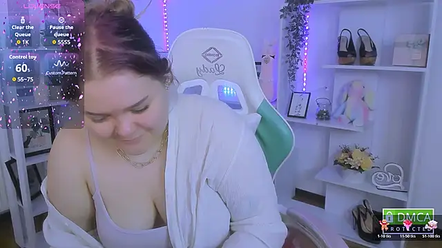 Erica  Alta online show from December 18, 6:52 am