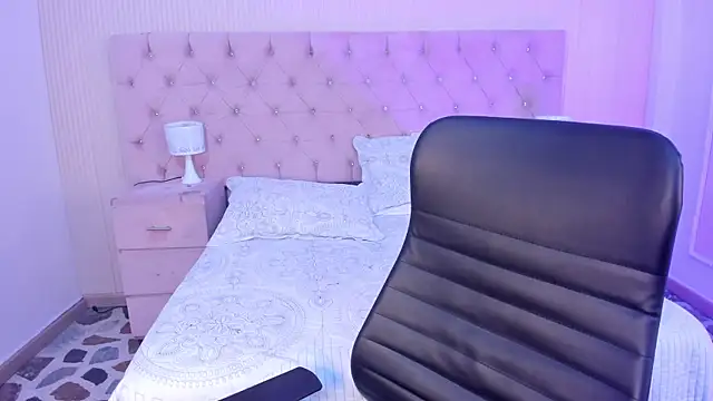 BellaaStorm online show from November 11, 8:42 pm