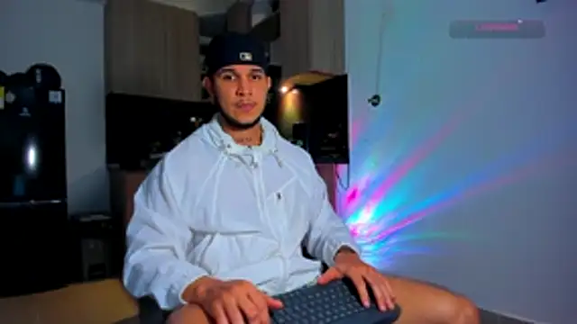 austinoficial online show from March 28, 9:25 pm