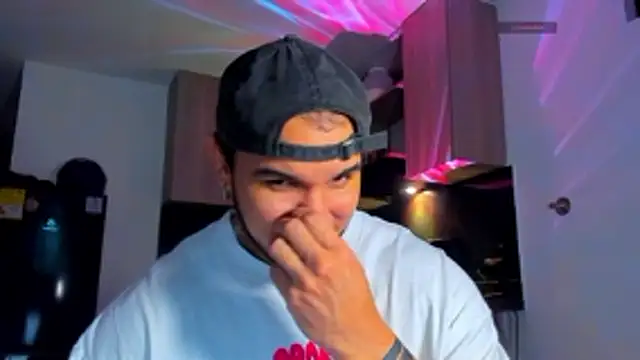 austinoficial online show from April 14, 4:18 am