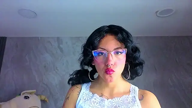 zoe ch  online show from August 1, 3:06 am