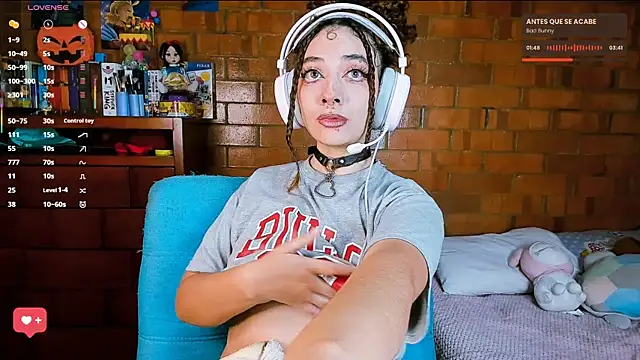 Annycolin  online show from October 17, 11:18 pm