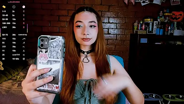 Annycolin  online show from March 18, 9:40 pm