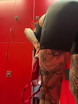 Black sweet Rose online show from February 5, 6:04 pm