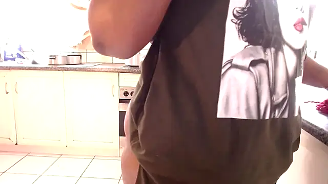 omalicha98 online show from November 14, 7:18 am