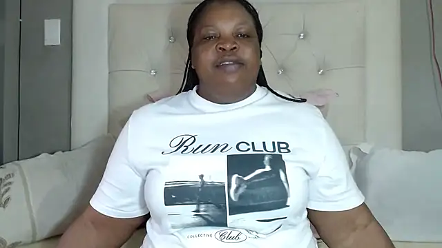 omalicha98 online show from March 12, 8:09 am