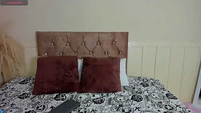 Natashawool1 online show from January 30, 2:25 pm