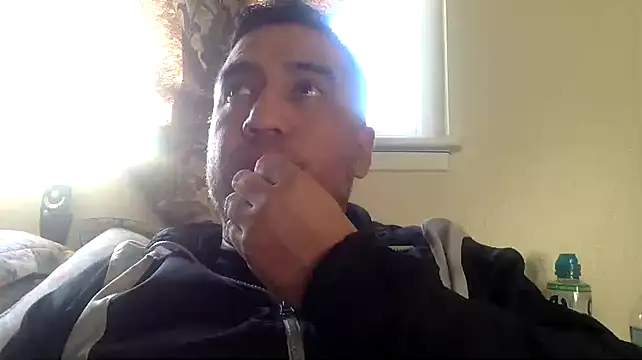 Snapshot of smoothwick chatting on January 15, 12:09 am smoothwick online show from January 15, 12:09 am