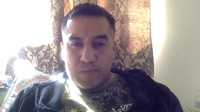 Snapshot of smoothwick chatting on February 15, 1:21 am smoothwick online show from February 15, 1:21 am