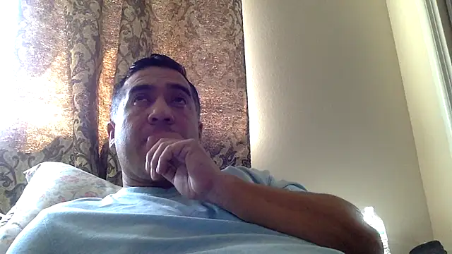 Snapshot of smoothwick chatting on February 23, 9:05 pm smoothwick online show from February 23, 9:05 pm