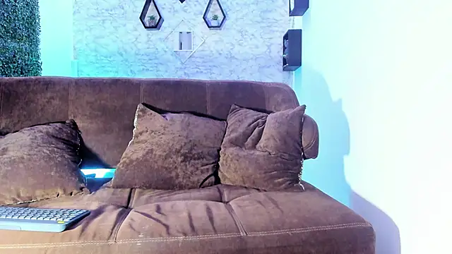 Thomass conor online show from October 14, 11:00 am